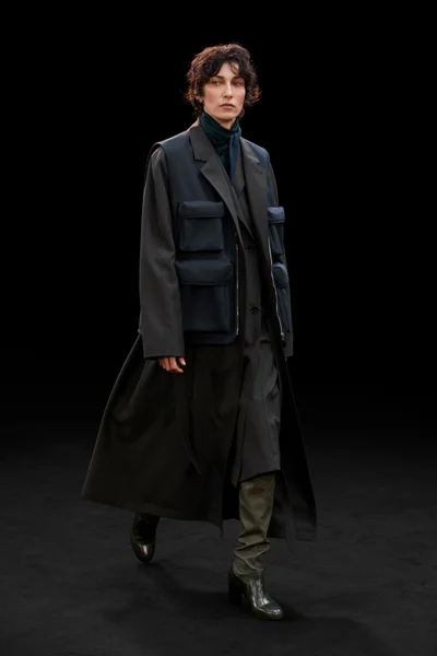 Look 11